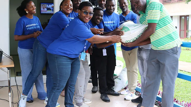 UNFCU Staff hand over fertilizers UNFCU Staff hand over fertilizers