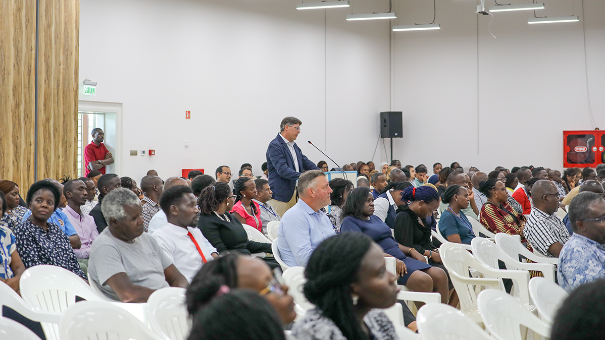 UN Entebbe Field Staff Union President, Mr. Dejan Stepanovic, making a contribution during the townhall meeting. UN Entebbe Field Staff Union President, Mr. Dejan Stepanovic, making a contribution during the townhall meeting.