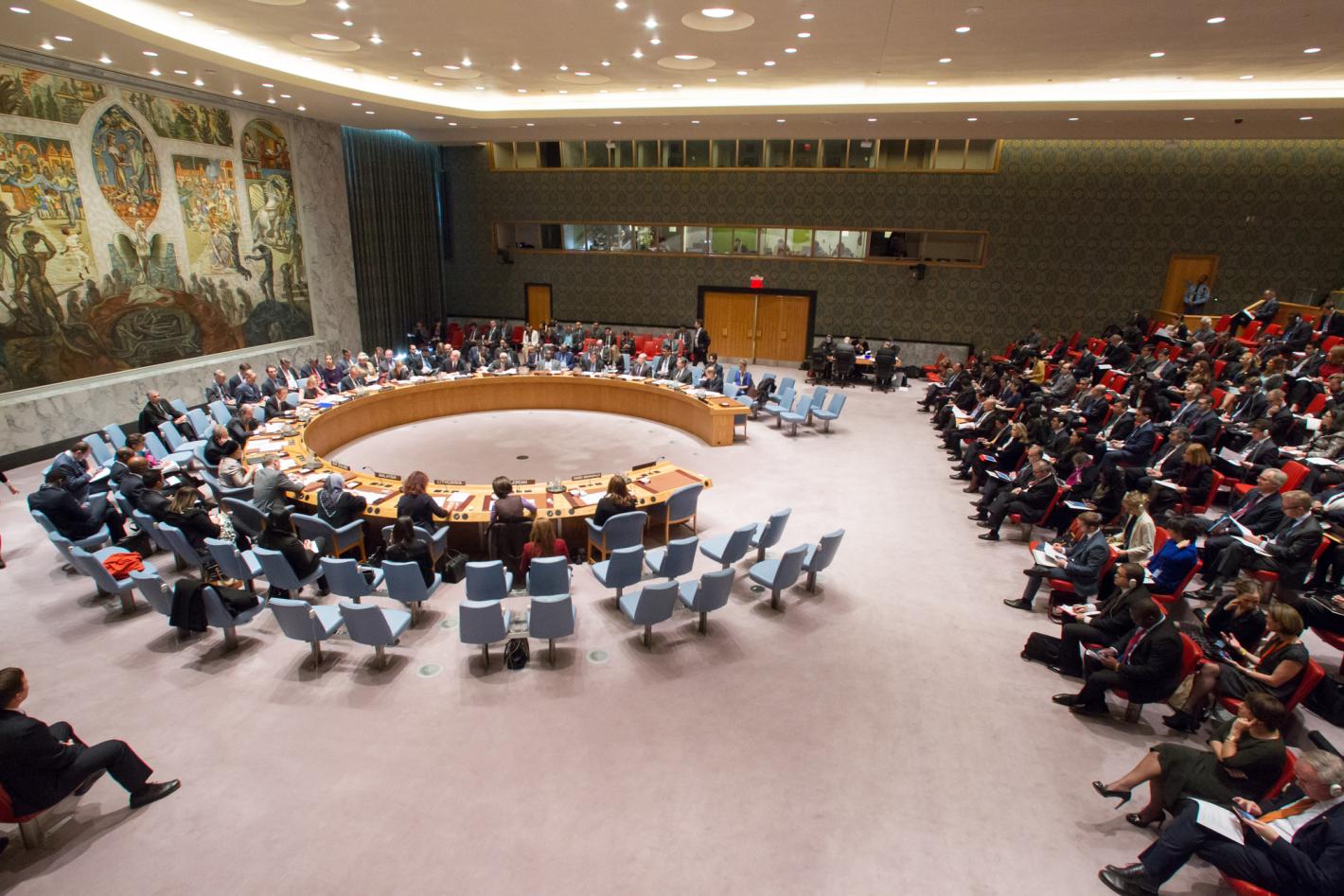 A wide view of the Security Council meeting.